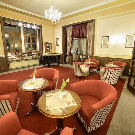 丽城温泉库尔酒店 酒店 Františkovy Lázně