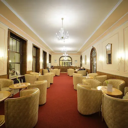 Hotel Belvedere & 3*