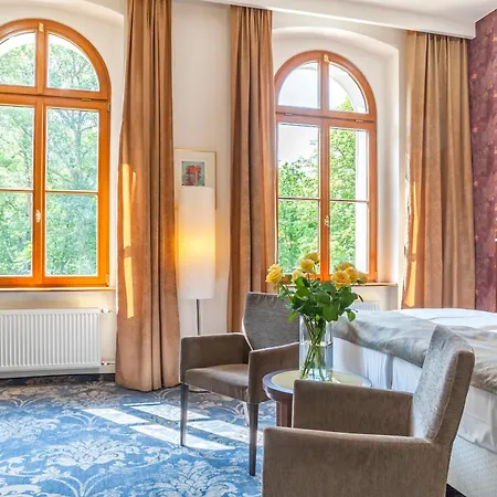 丽城温泉库尔酒店 3* Františkovy Lázně