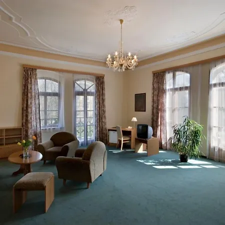 Hotel Belvedere & 3*