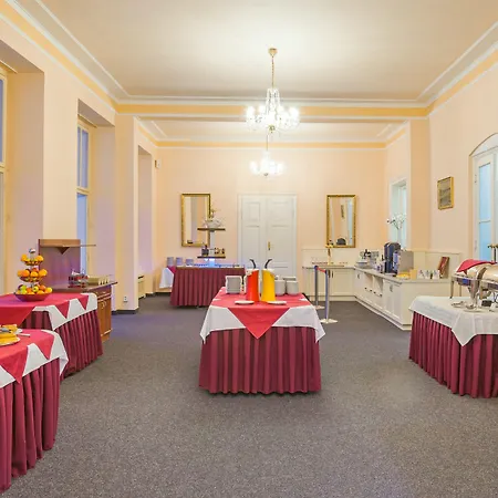 Hotel Belvedere & 3*