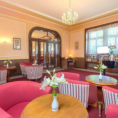 Hotel Belvedere & 3*