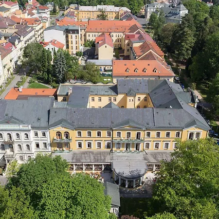 丽城温泉库尔酒店 Františkovy Lázně