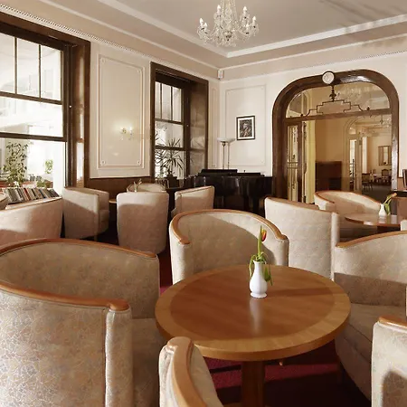 酒店 丽城温泉库尔酒店 Františkovy Lázně