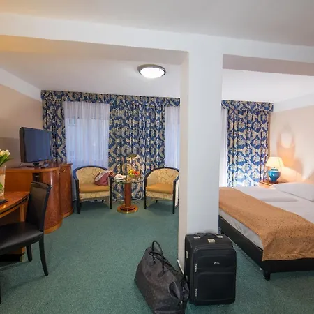 Hotel Belvedere & 3*