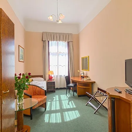 Belvedere & Отель 3*