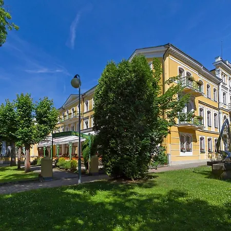 酒店 丽城温泉库尔酒店 Františkovy Lázně