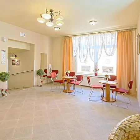 丽城温泉库尔酒店 酒店 Františkovy Lázně