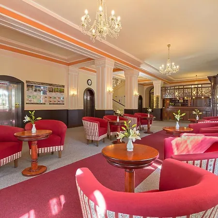 丽城温泉库尔酒店 酒店