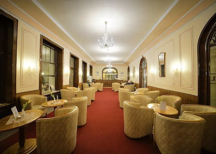 호텔 Belvedere & 3*